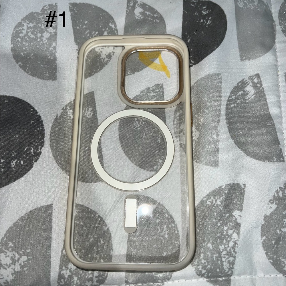 NWOT MagSafe iPhone 14 Case